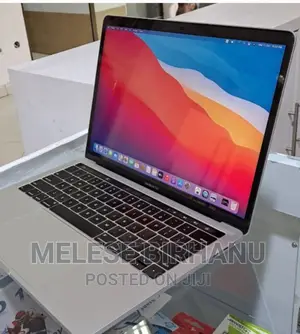 New Laptop Apple MacBook Pro 2019 8GB Intel Core I7 SSD 512GB