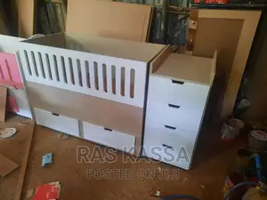 የህጻን ልጅ አልጋ 1,20 ከነ ድሮወር