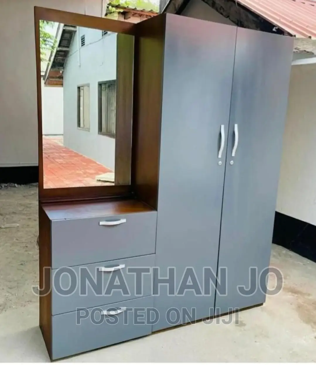 Closet (ቁምሳጥን በጥራት)