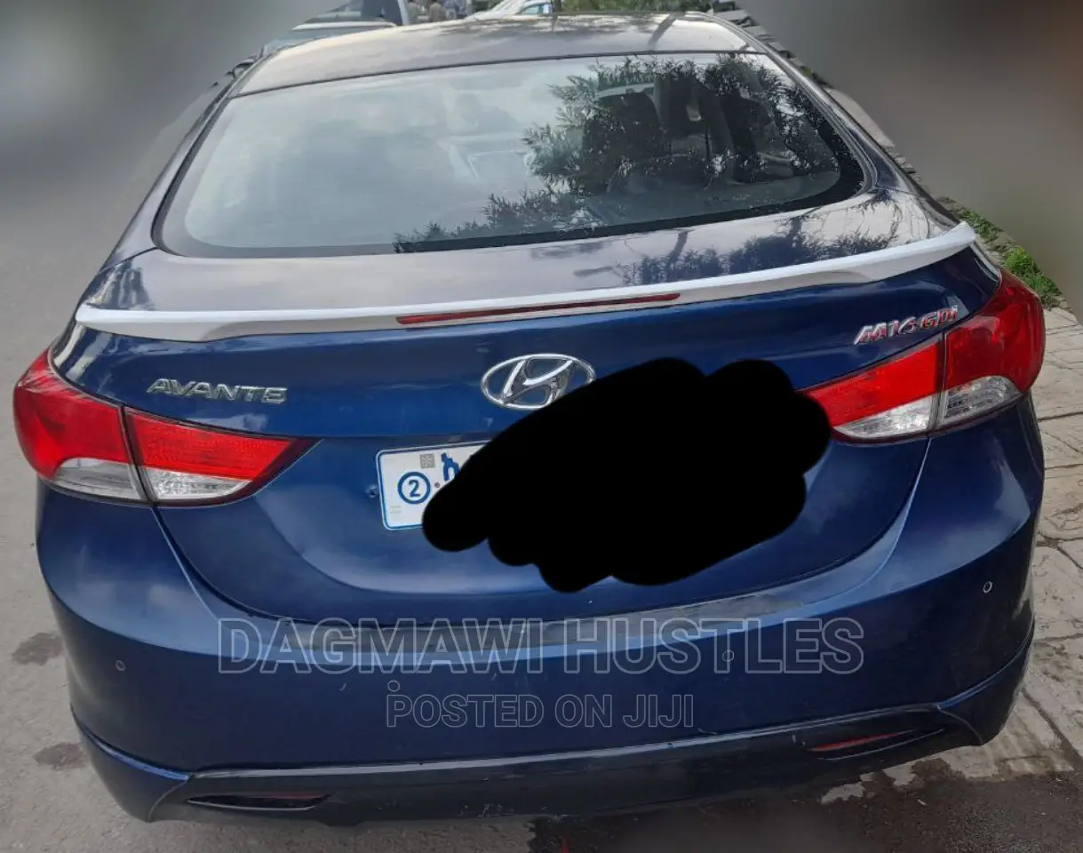 Hyundai Avante 2013 Blue
