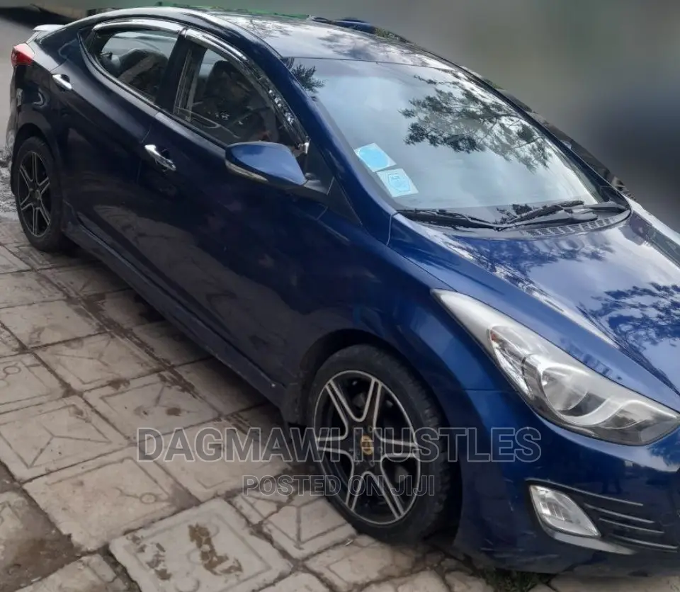 Hyundai Avante 2013 Blue