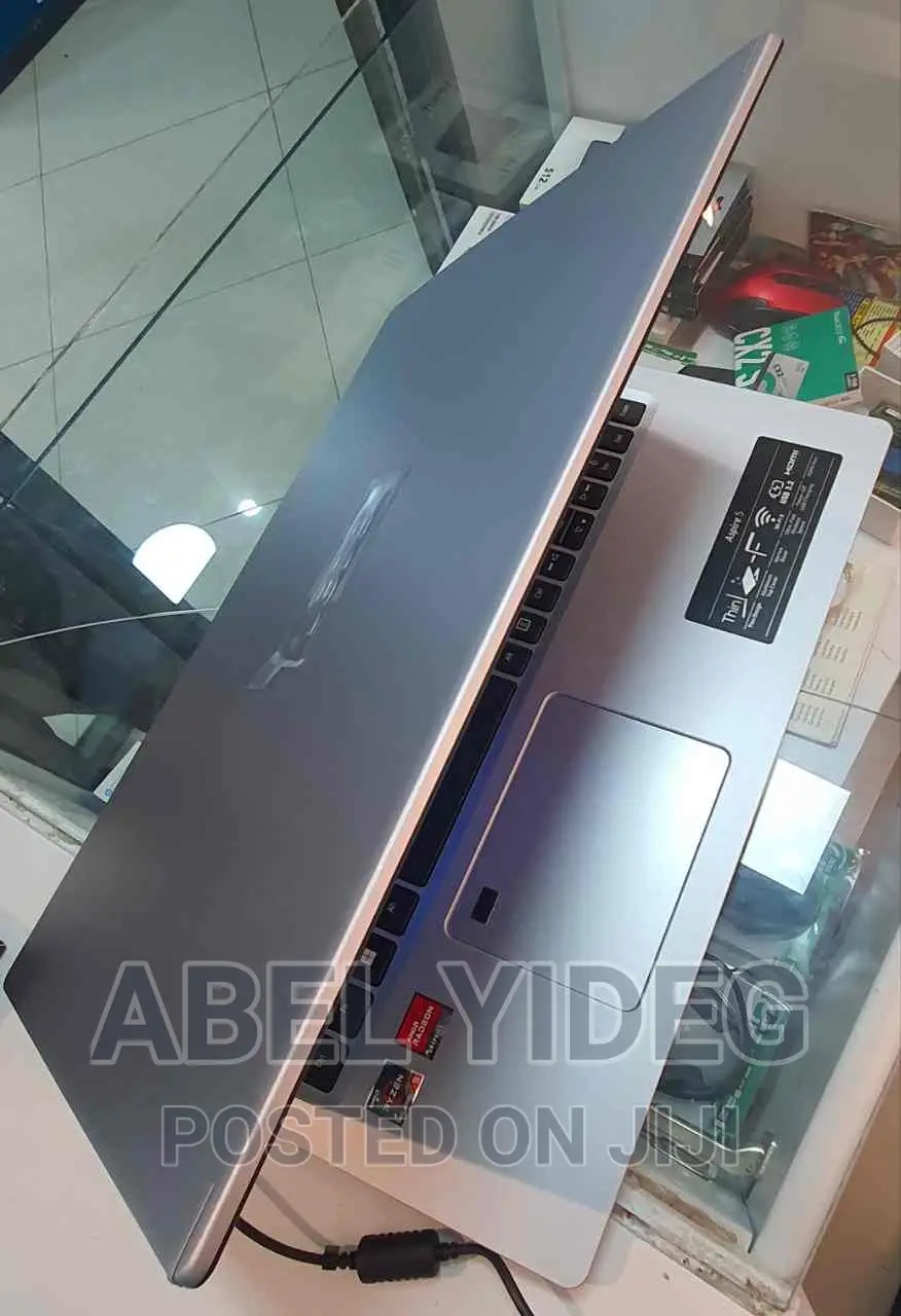 New Laptop Acer 8GB AMD Ryzen 5 SSD 256GB