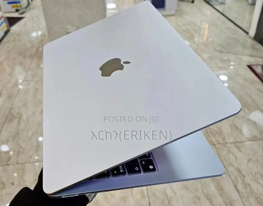 New Laptop Apple MacBook Air 2022 M2 8GB Apple M2 SSD 256GB