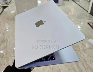 Photo - New Laptop Apple MacBook Air 2022 M2 8GB Apple M2 SSD 256GB