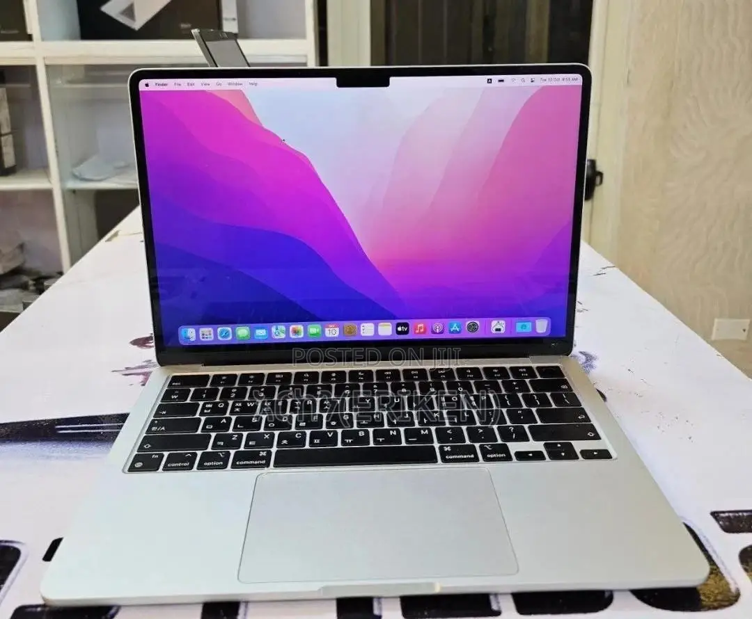 New Laptop Apple MacBook Air 2022 M2 8GB Apple M2 SSD 256GB