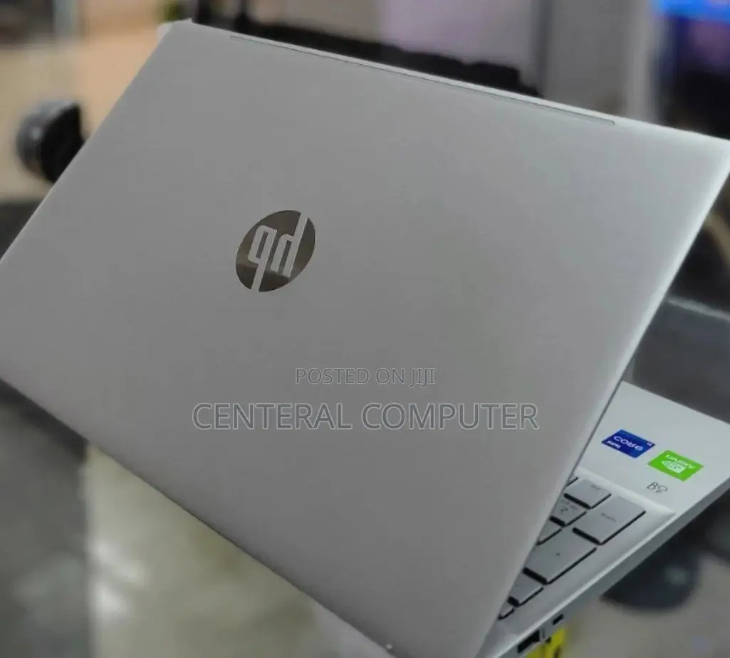 New Laptop HP Pavilion 17t 8GB Intel Core I7 SSD 512GB