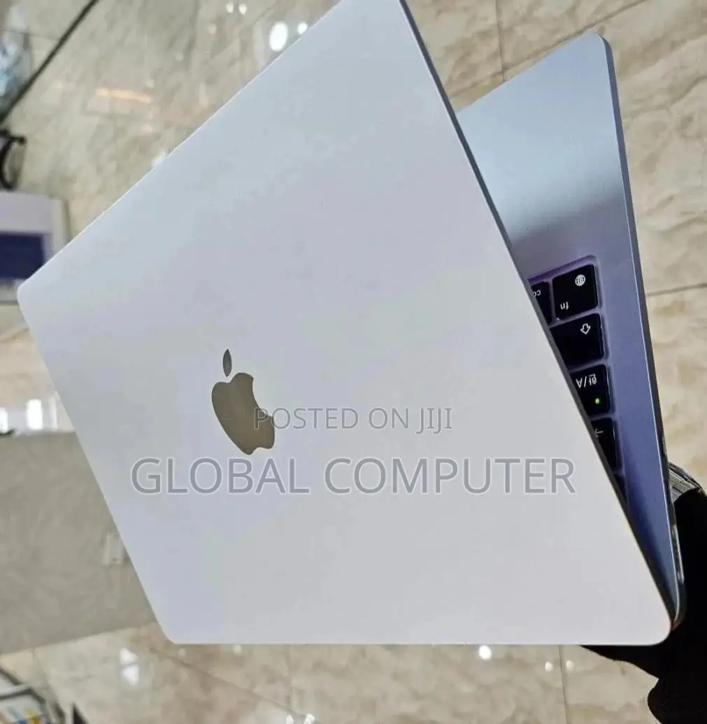 New Laptop Apple MacBook Air 2022 M2 8GB Apple M2 SSD 256GB