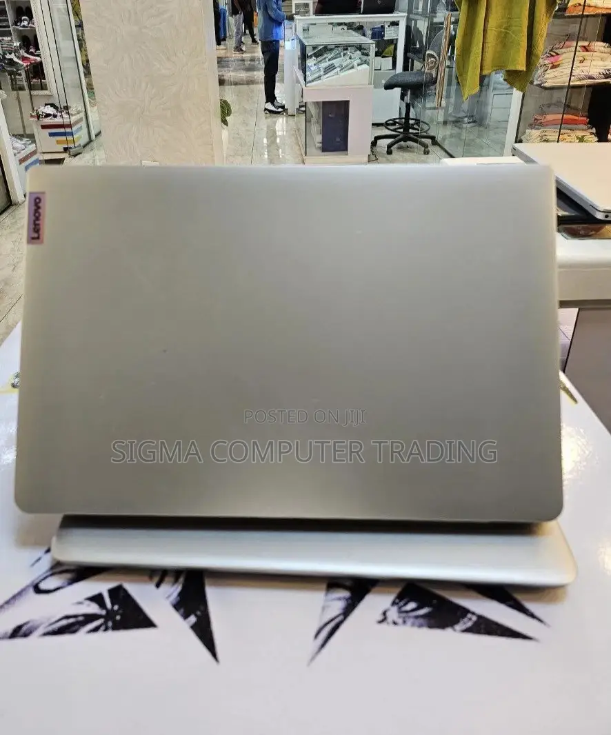 New Laptop Lenovo IdeaPad 330 8GB AMD Ryzen 5 SSD 512GB