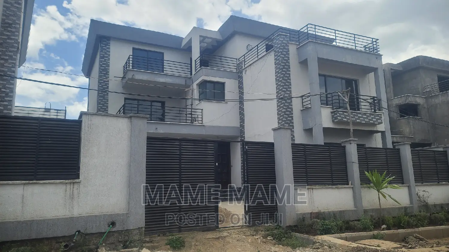 7bdrm House in Addis Abeba, Bole for sale