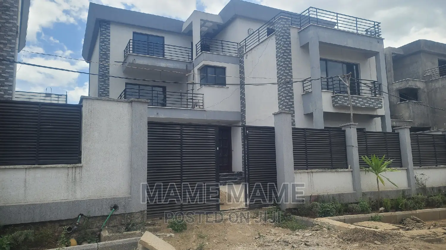 7bdrm House in Addis Abeba, Bole for sale