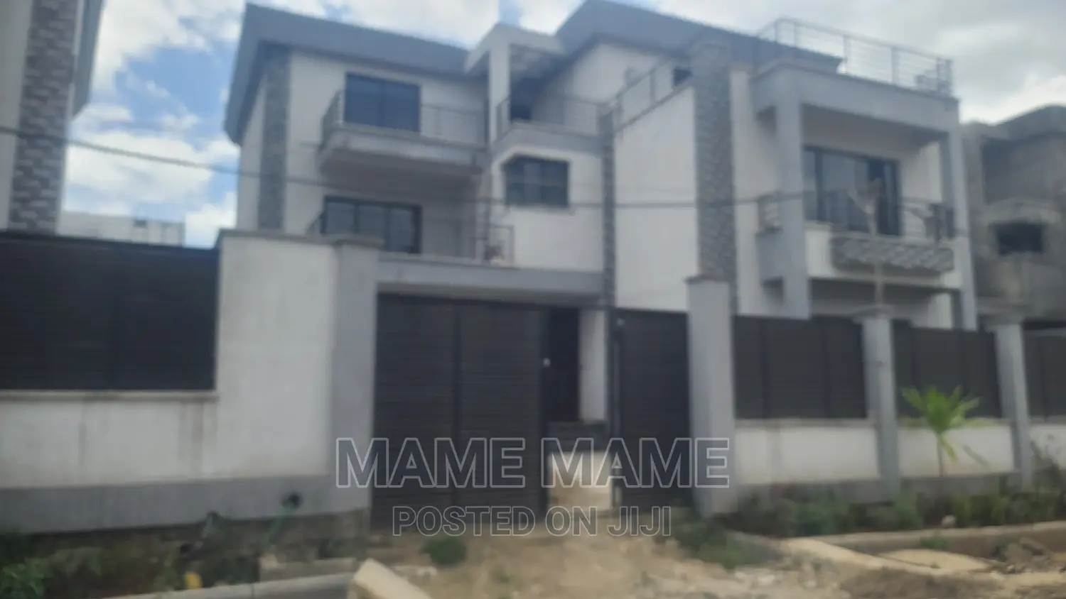 7bdrm House in Addis Abeba, Bole for sale