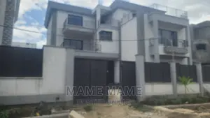 7bdrm House in Addis Abeba, Bole for sale