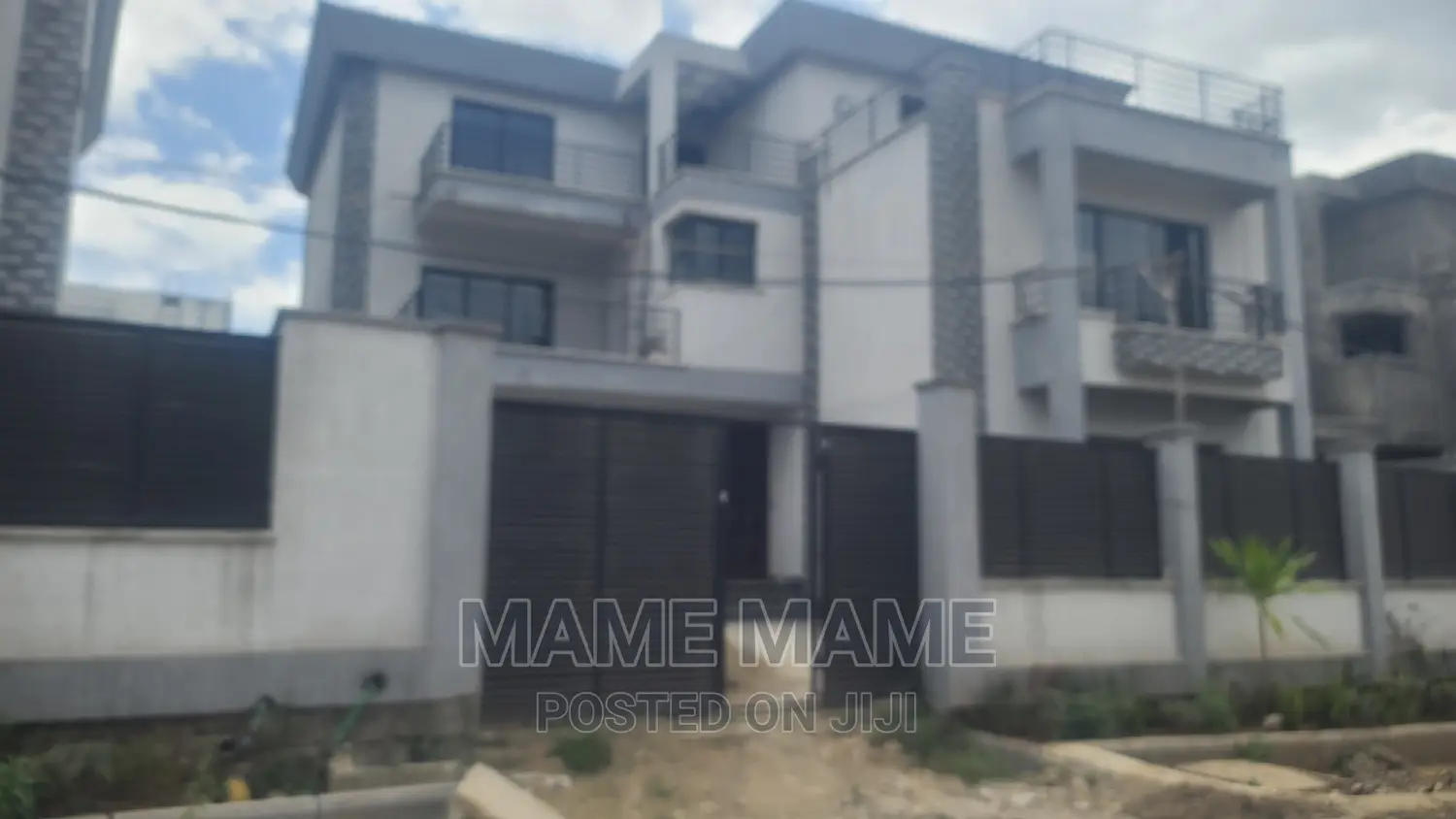7bdrm House in Addis Abeba, Bole for sale