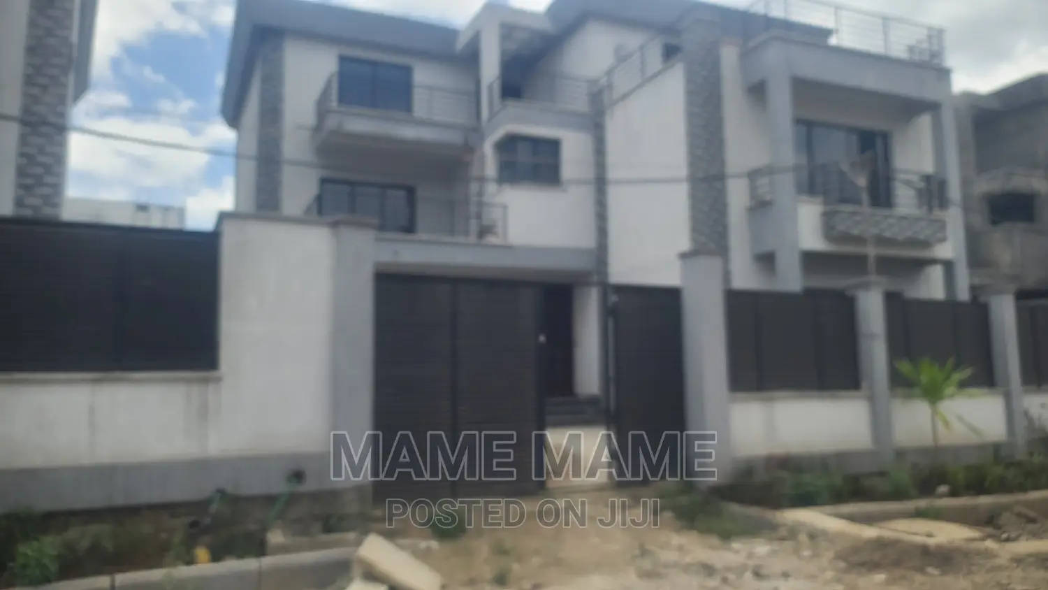 7bdrm House in Addis Abeba, Bole for sale