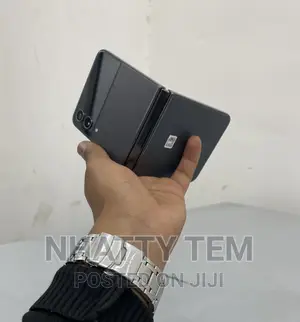 New Samsung Galaxy Z Flip4 128 GB Black