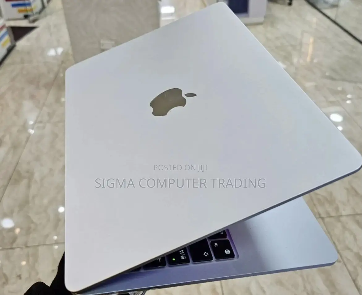 New Laptop Apple MacBook Air 2022 M2 8GB Apple M2 SSD 256GB