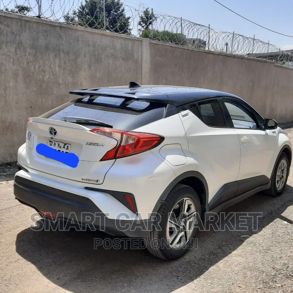 Toyota C-HR 2022 White