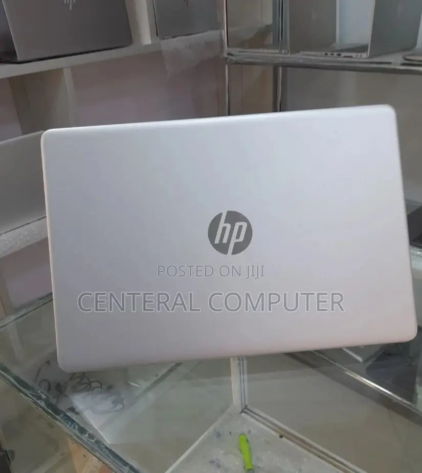 New Laptop HP Stream Notebook 8GB Intel Core I7 SSHD (Hybrid) 1T
