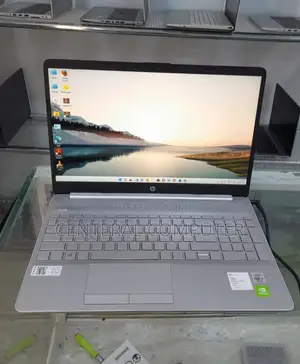 New Laptop HP Stream Notebook 8GB Intel Core I7 SSHD (Hybrid) 1T