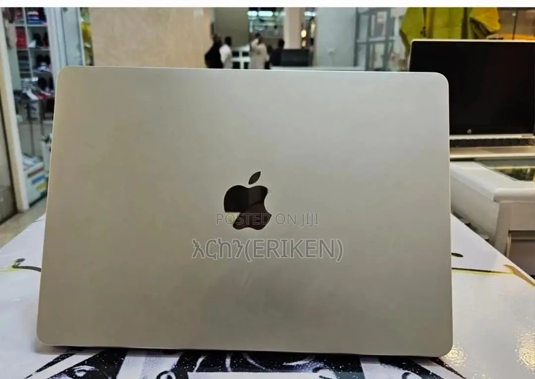 New Laptop Apple MacBook Air 2022 M2 8GB Apple M2 SSD 256GB