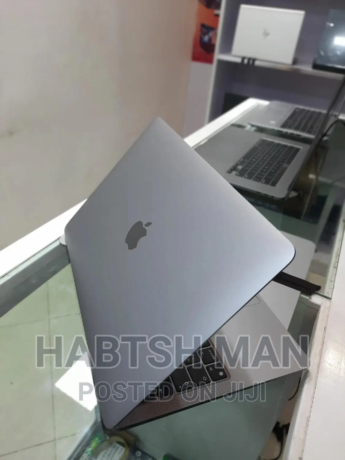 New Laptop Apple MacBook Air 2020 M1 8GB Apple M1 SSD 256GB