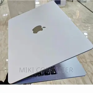 Photo - New Laptop Apple MacBook Air 2022 M2 8GB Intel SSD 256GB