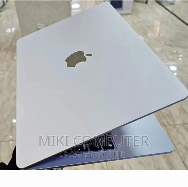 New Laptop Apple MacBook Air 2022 M2 8GB Intel SSD 256GB