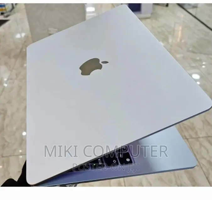 New Laptop Apple MacBook Air 2022 M2 8GB Intel SSD 256GB