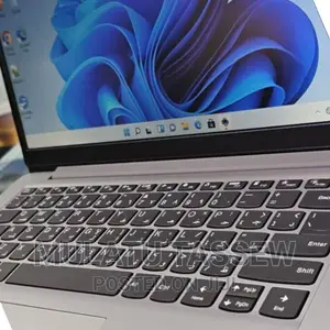 New Laptop Lenovo IdeaPad Z560 8GB Intel Core I3 SSD 512GB