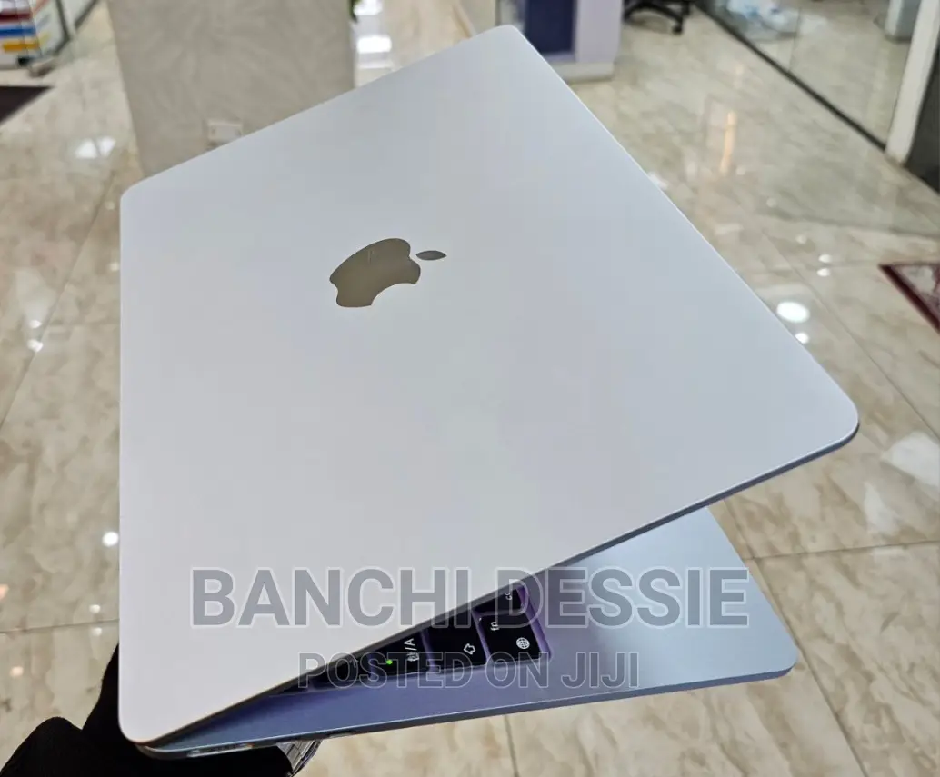 New Laptop Apple MacBook Air 2022 M2 16GB Apple M2 SSD 256GB