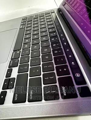 New Laptop Apple MacBook Pro 2020 M1 16GB Intel Core I7 SSD 512GB