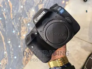 Canon 80D ( New)
