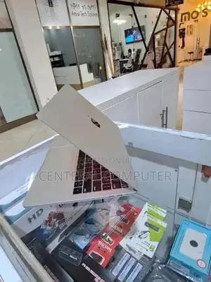 New Laptop Apple MacBook Pro 2019 8GB Intel Core i5 SSD 512GB