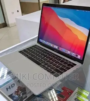 New Laptop Apple MacBook Pro 2019 8GB Intel Core i5 SSD 512GB