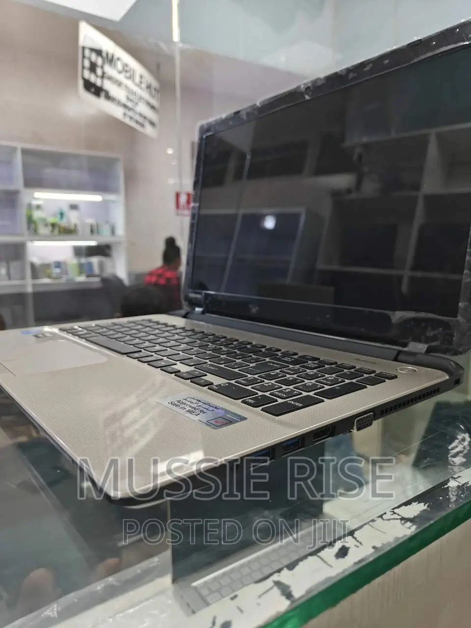 Laptop Toshiba Satellite L50 8GB Intel Core I5 HDD 1T