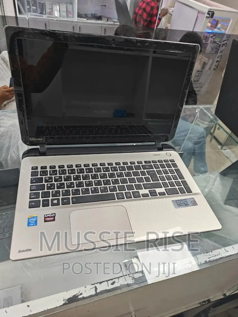 Laptop Toshiba Satellite L50 8GB Intel Core I5 HDD 1T