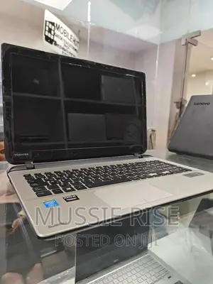 Laptop Toshiba Satellite L50 8GB Intel Core I5 HDD 1T
