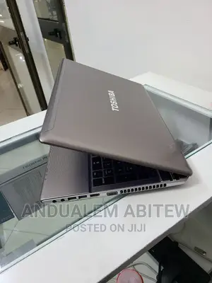 New Toshiba Satellite P850 4GB Intel Core I5 SSHD (Hybrid) 320GB