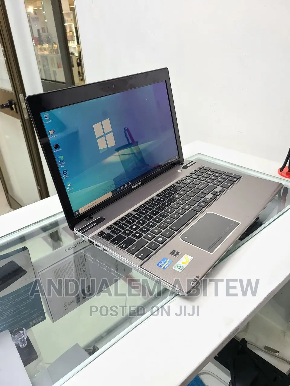 New Toshiba Satellite P850 4GB Intel Core I5 SSHD (Hybrid) 320GB