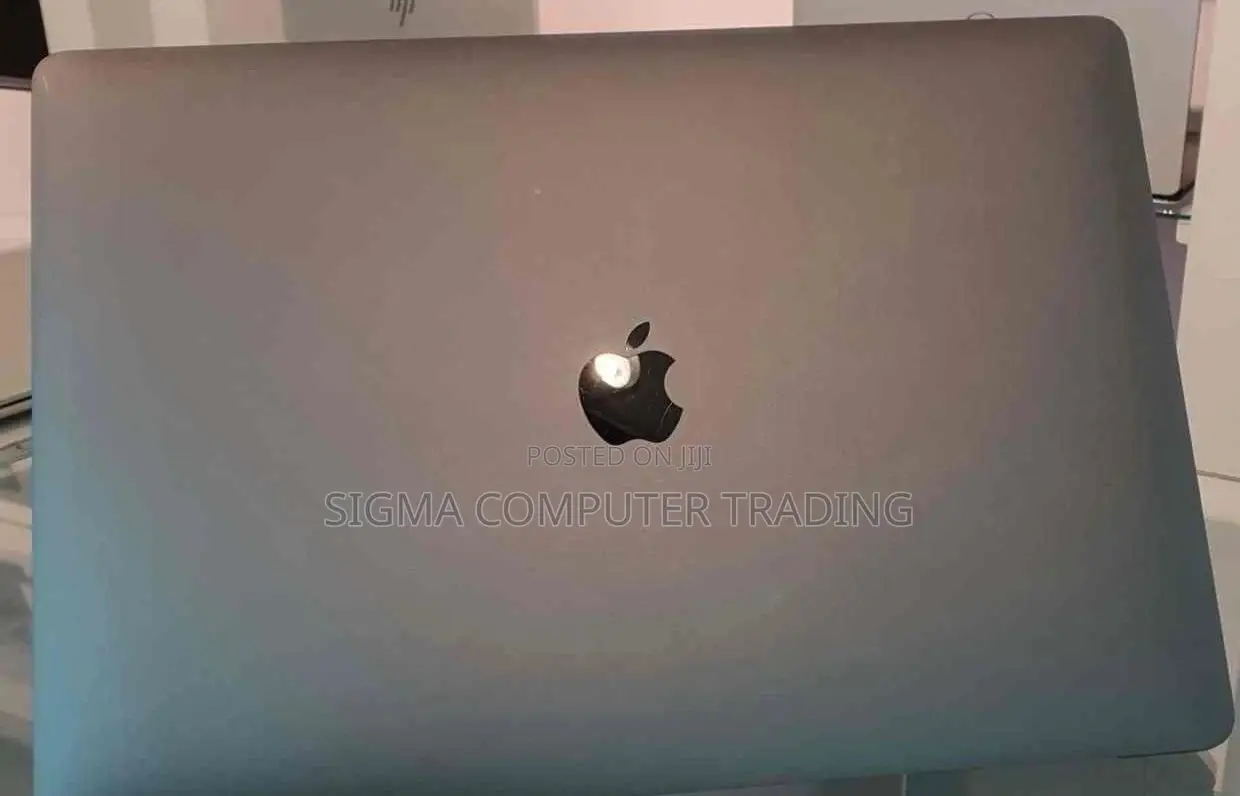 New Laptop Apple MacBook Pro 2018 16GB Intel Core I7 SSD 512GB