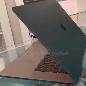 New Laptop Apple MacBook Pro 2018 16GB Intel Core I7 SSD 512GB