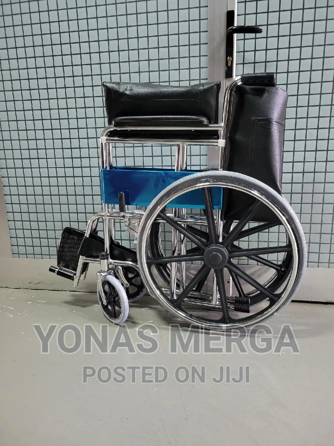 /Manual /Folding/ /Wheelchair/, Seat Width: 17 Inch, 4