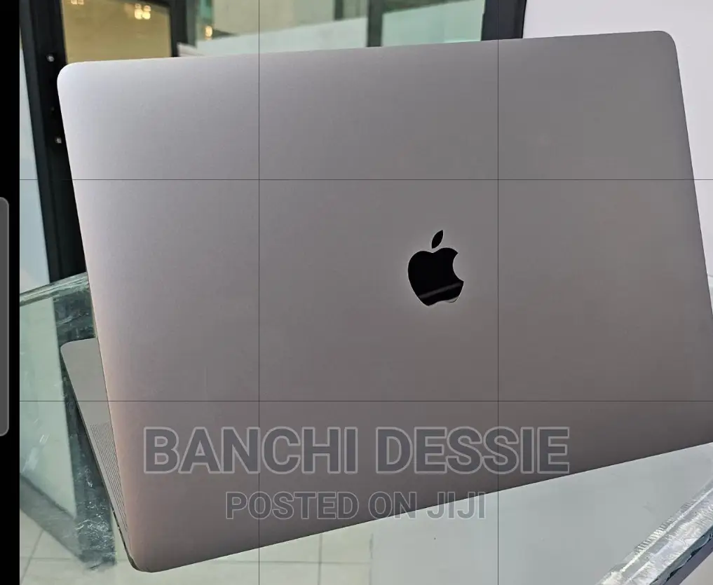 New Laptop Apple MacBook Pro 2019 8GB Intel Core i5 SSD 512GB