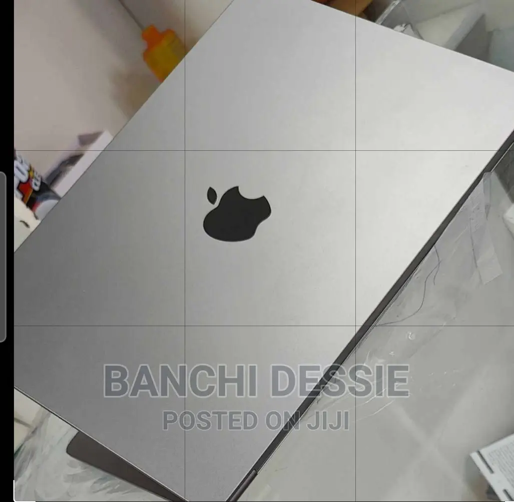 New Laptop Apple MacBook Air 2022 M2 8GB Apple M2 SSD 256GB