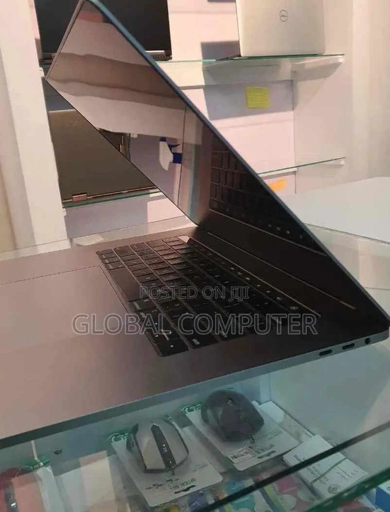 New Laptop Apple MacBook Pro 2018 16GB Intel Core I5 HDD+SSD 512GB