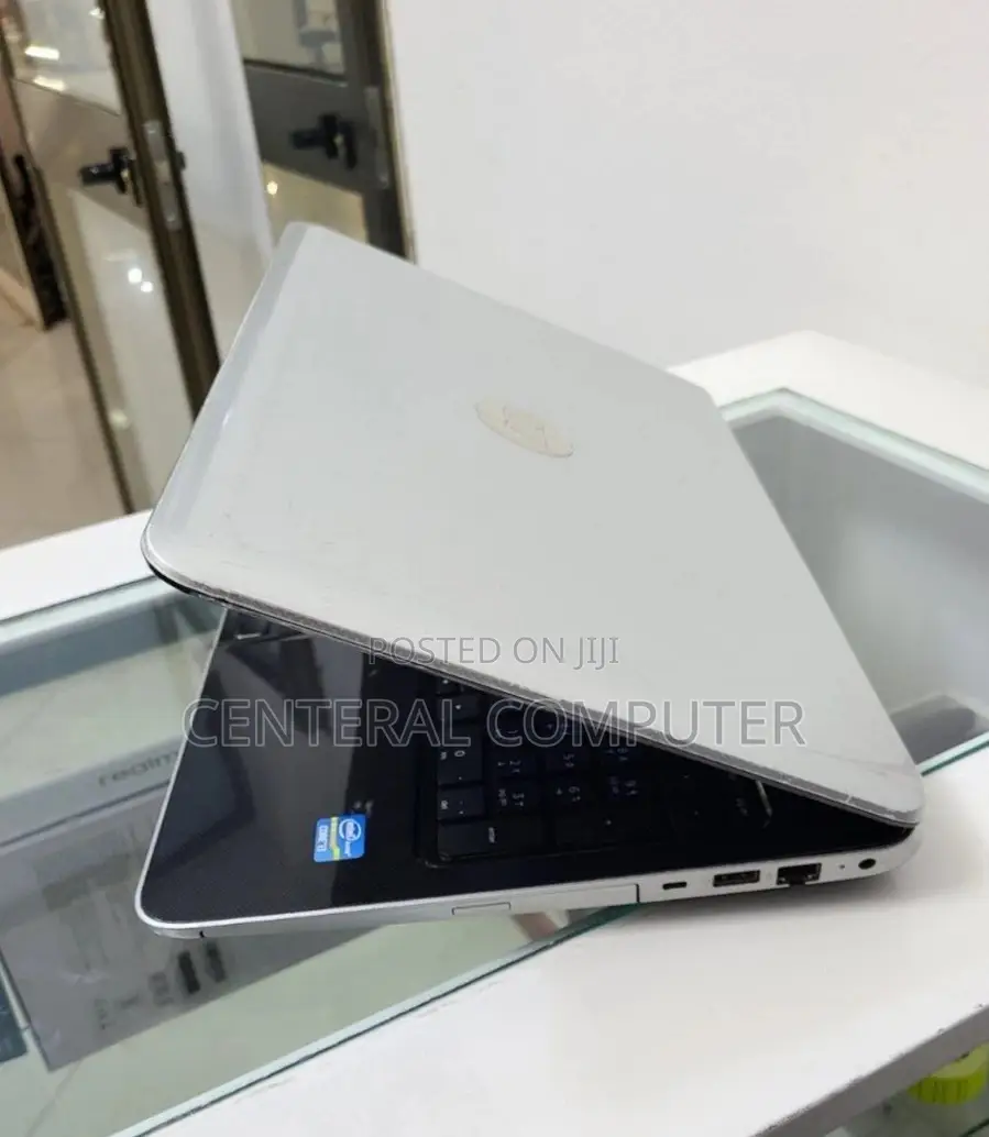 New Laptop HP Pavilion 11 4GB Intel Core I3 HDD 500GB