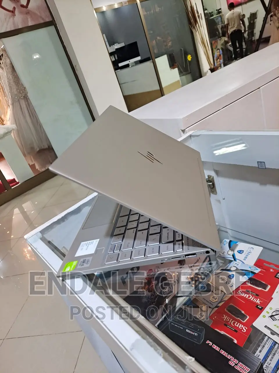 New Laptop HP Envy 13 8GB Intel Core I5 SSD 512GB