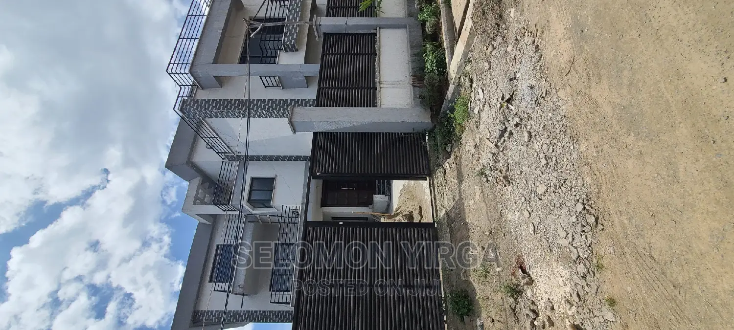 7bdrm House in አድስ አበባ, Bole for sale