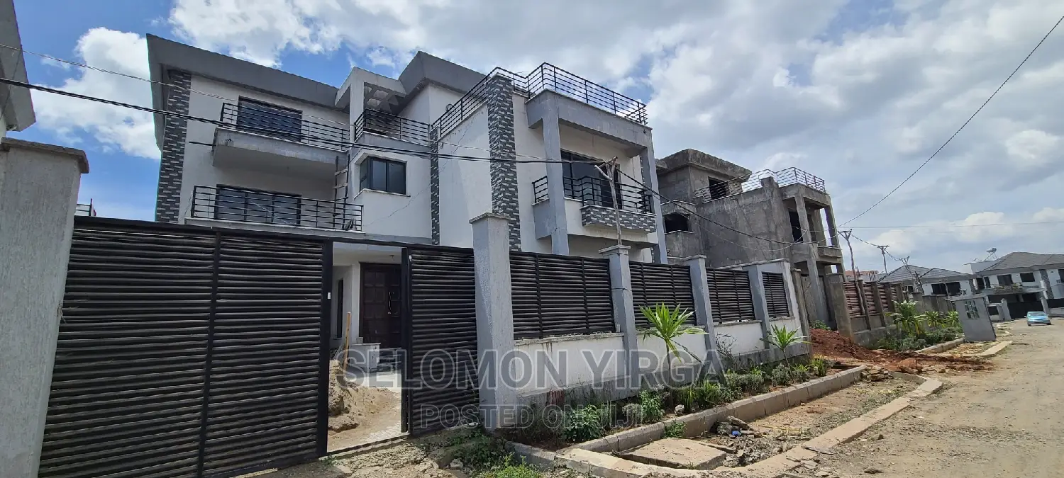7bdrm House in አድስ አበባ, Bole for sale