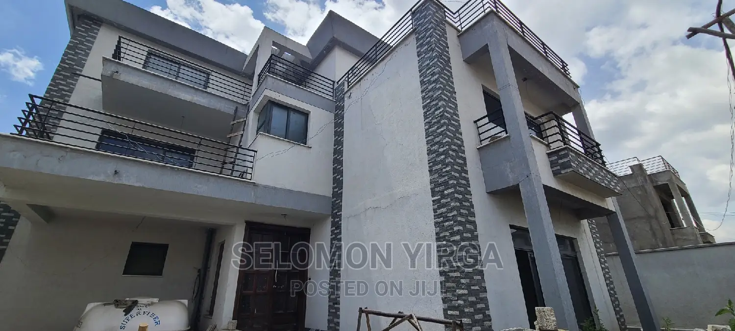 7bdrm House in አድስ አበባ, Bole for sale